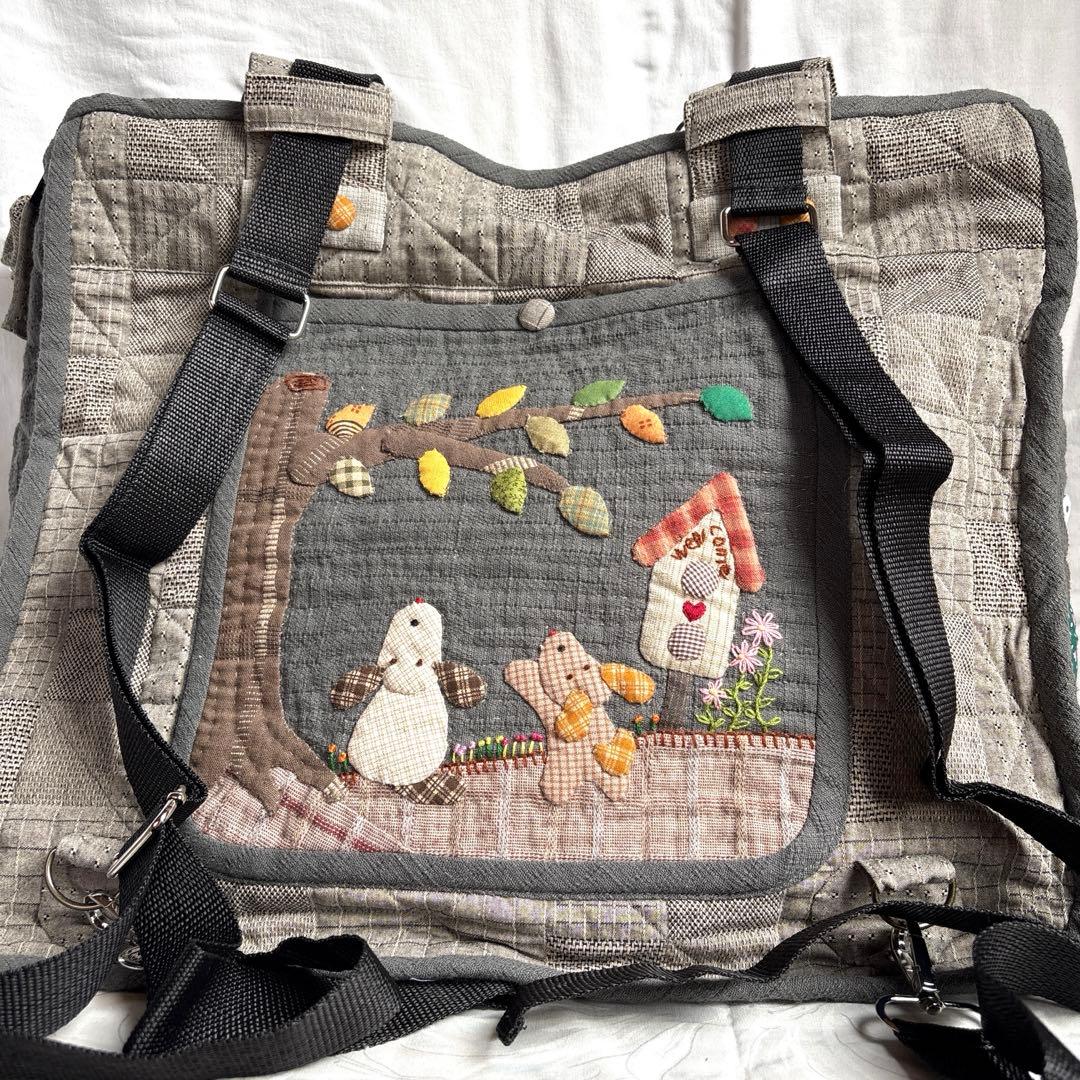 ハンドメイドパッチワーク　2way使い　大きめバック　ハウスと花とスー NO49