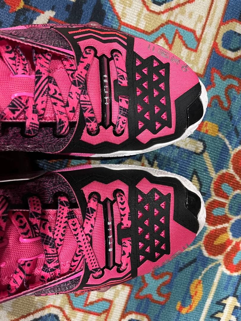 カエルJP250カイリーアービングAnta Shock wave5 pro