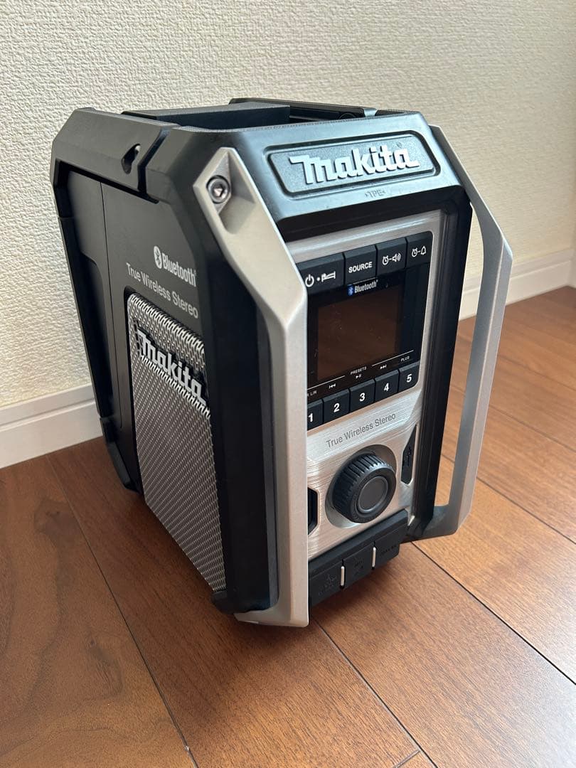 マキタ　Makita True Wireless Stereo ラジオ