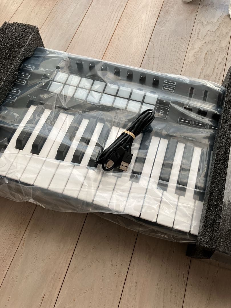 Novation Launchkey 37 MIDIコントローラー キーボード