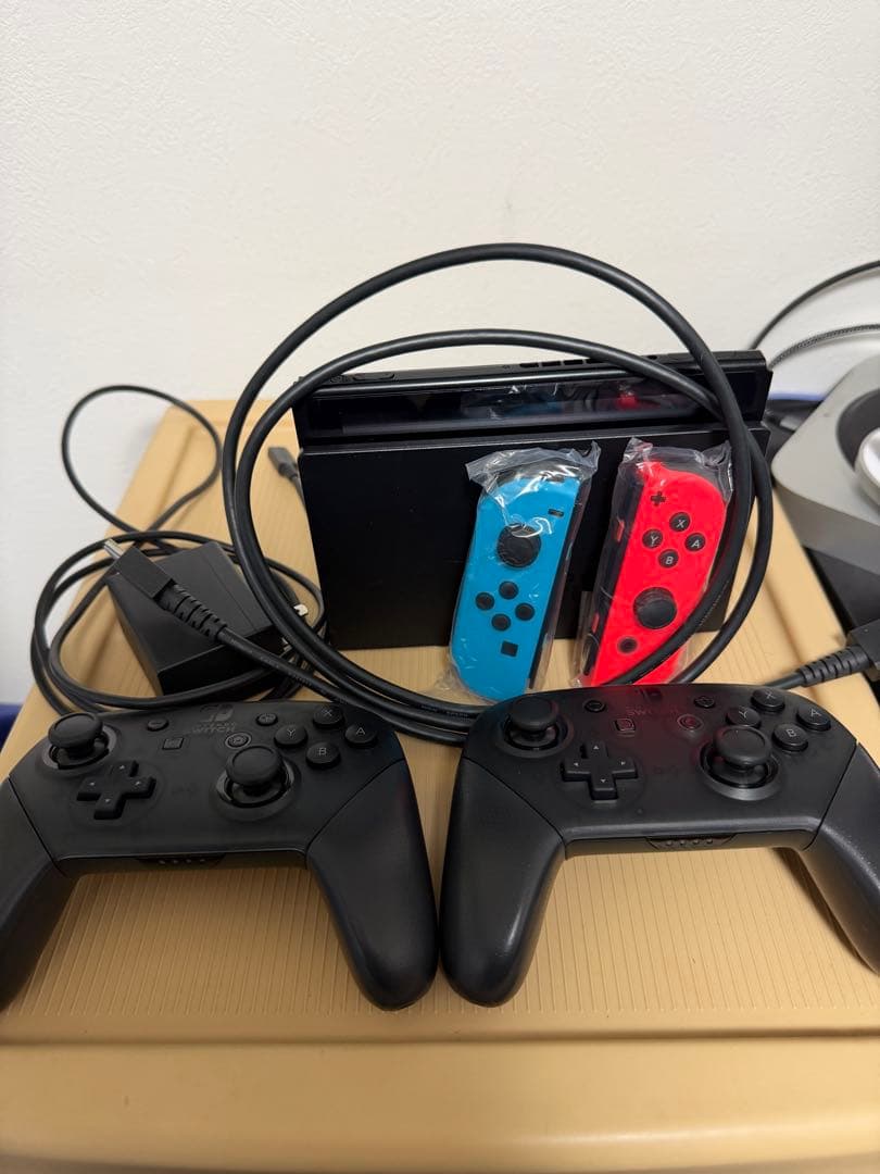 Nintendo Switch 本体 + Joy-Con + コントローラー