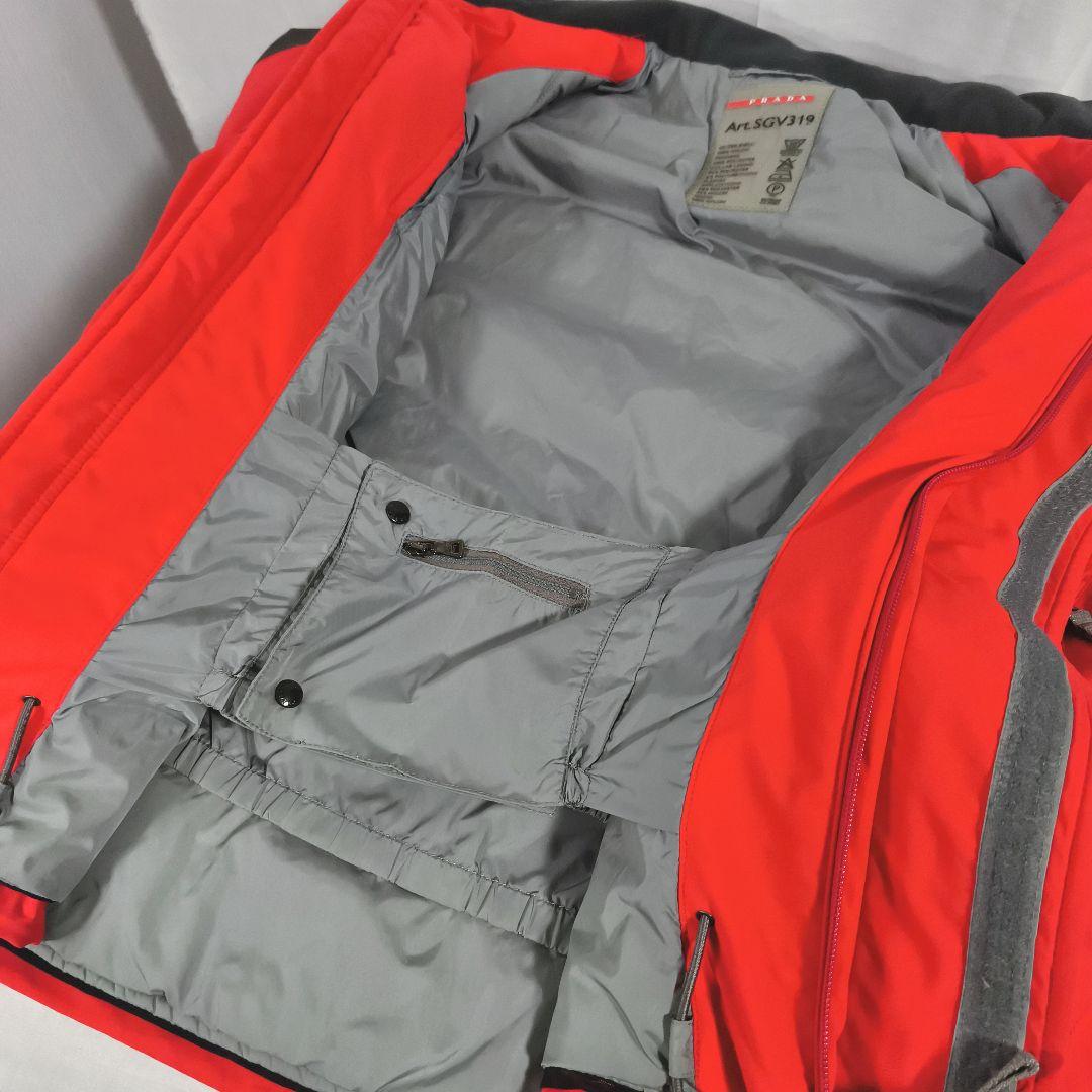 プラダ　スキージャケット　GORE-TEX　超暖か　脇にベンチレーション