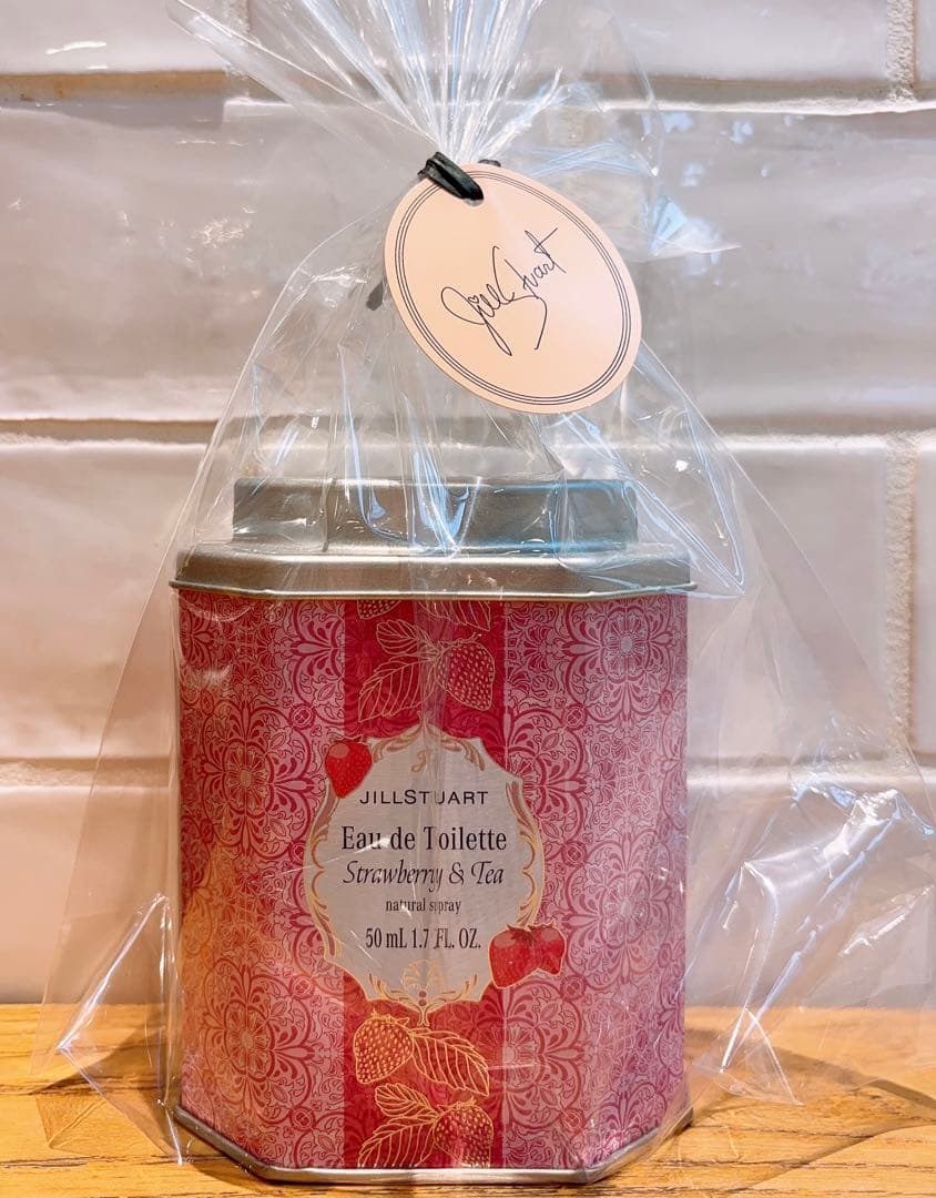 ジルスチュアート ストロベリー&ティー オードトワレ 限定