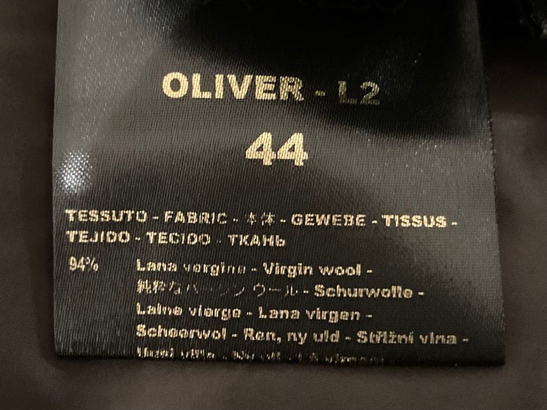 ト*モ様 ほぼ未使用MOORER ダウンベスト 44 黒 OLIVER-L ウー