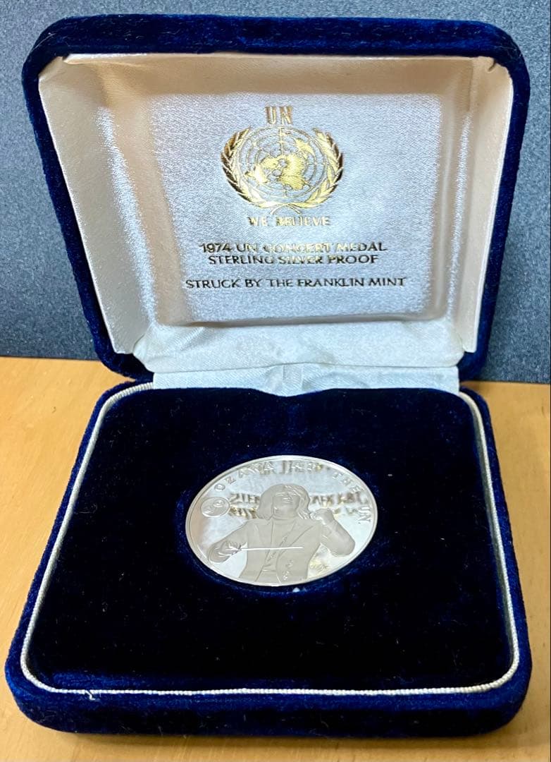 マトリョシカ ハレー彗星記念メダル&小澤征爾記念メダル