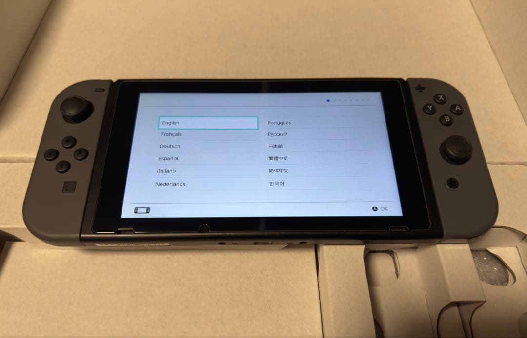 無*）様 Nintendo Switch 本体 グレー / 収納ケース / リン