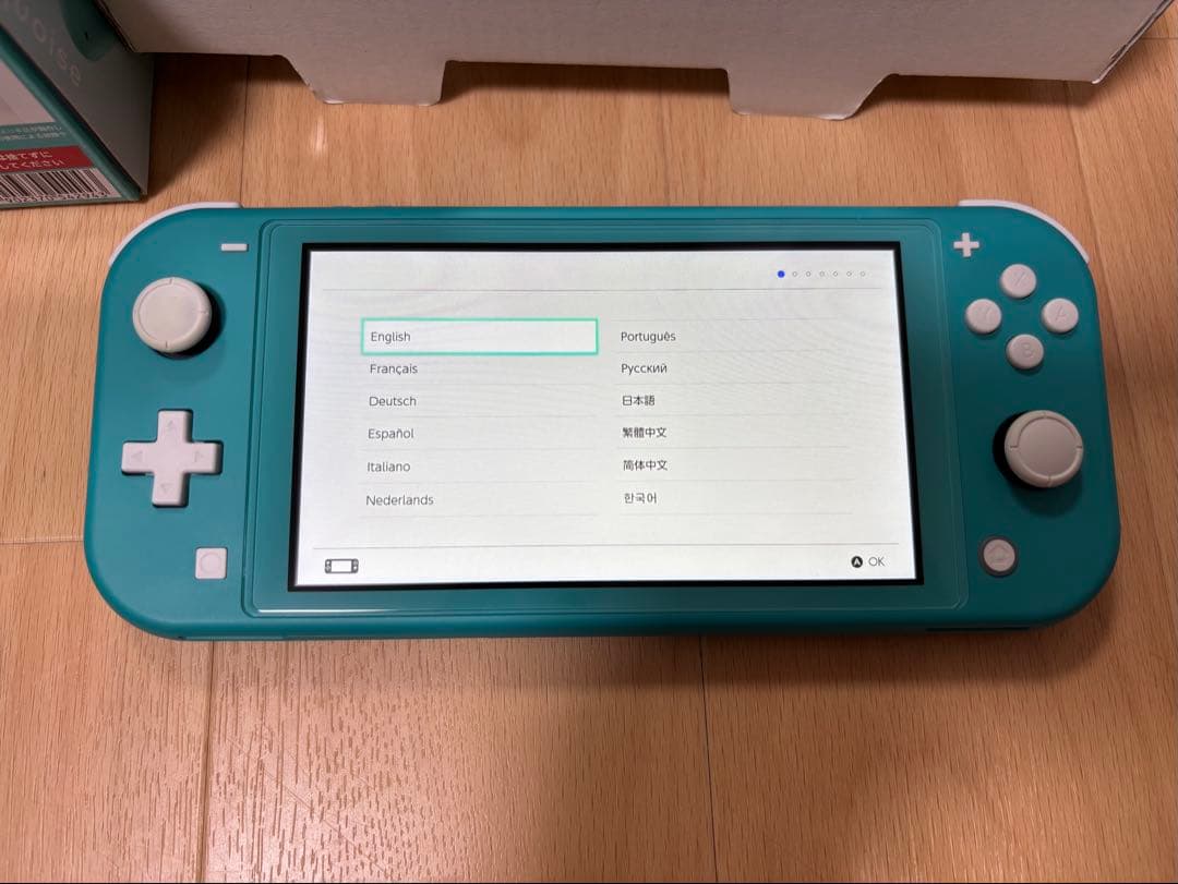 Nintendo Switch Light スイッチライト　本体　2024年製