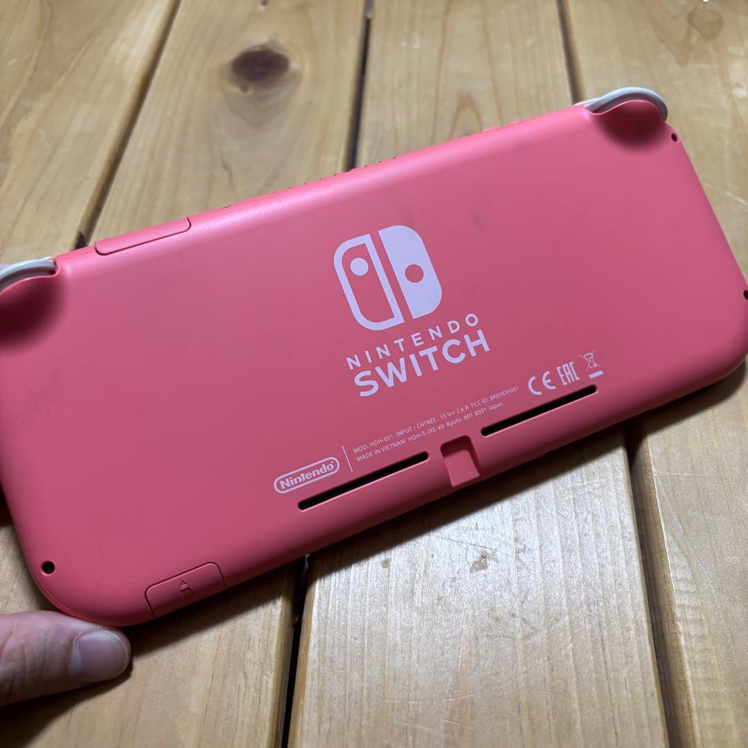 Nintendo Switch Lite ピンク 充電器もあります
