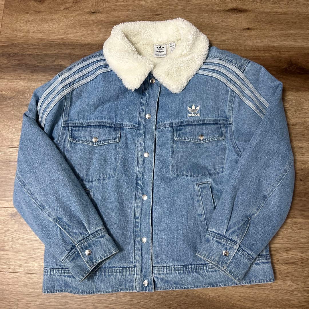 adidas ボア襟付きデニムジャケット