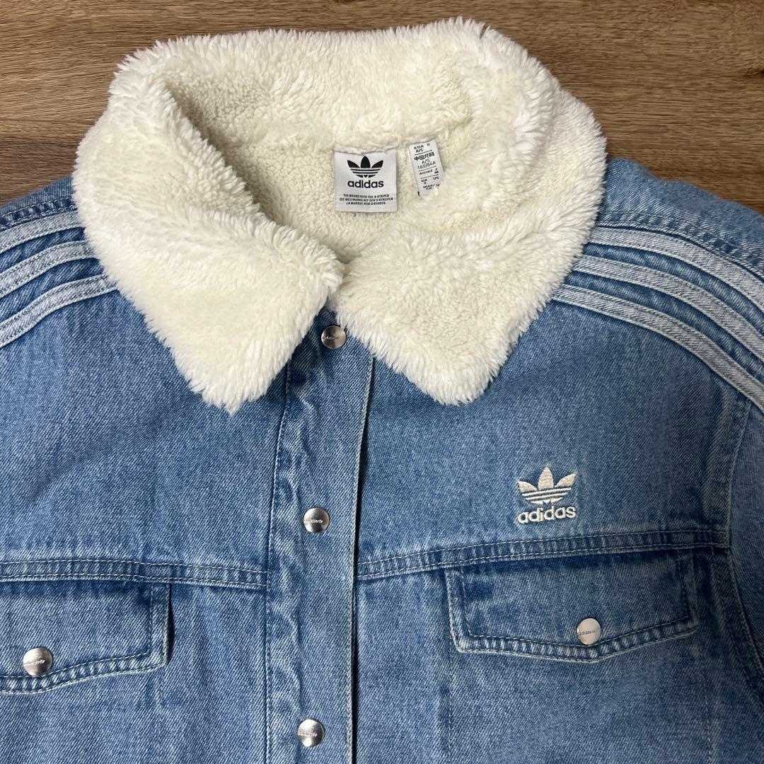 adidas ボア襟付きデニムジャケット