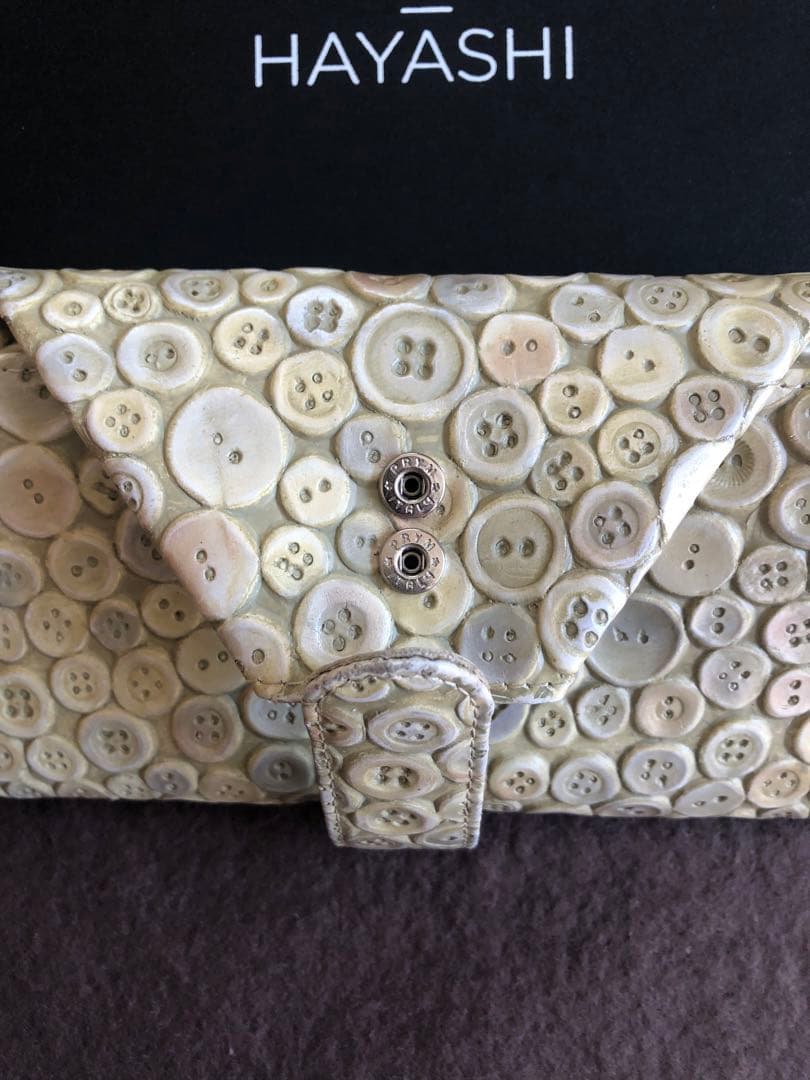 HIROKO HAYASHI ボタンデザイン 長財布
