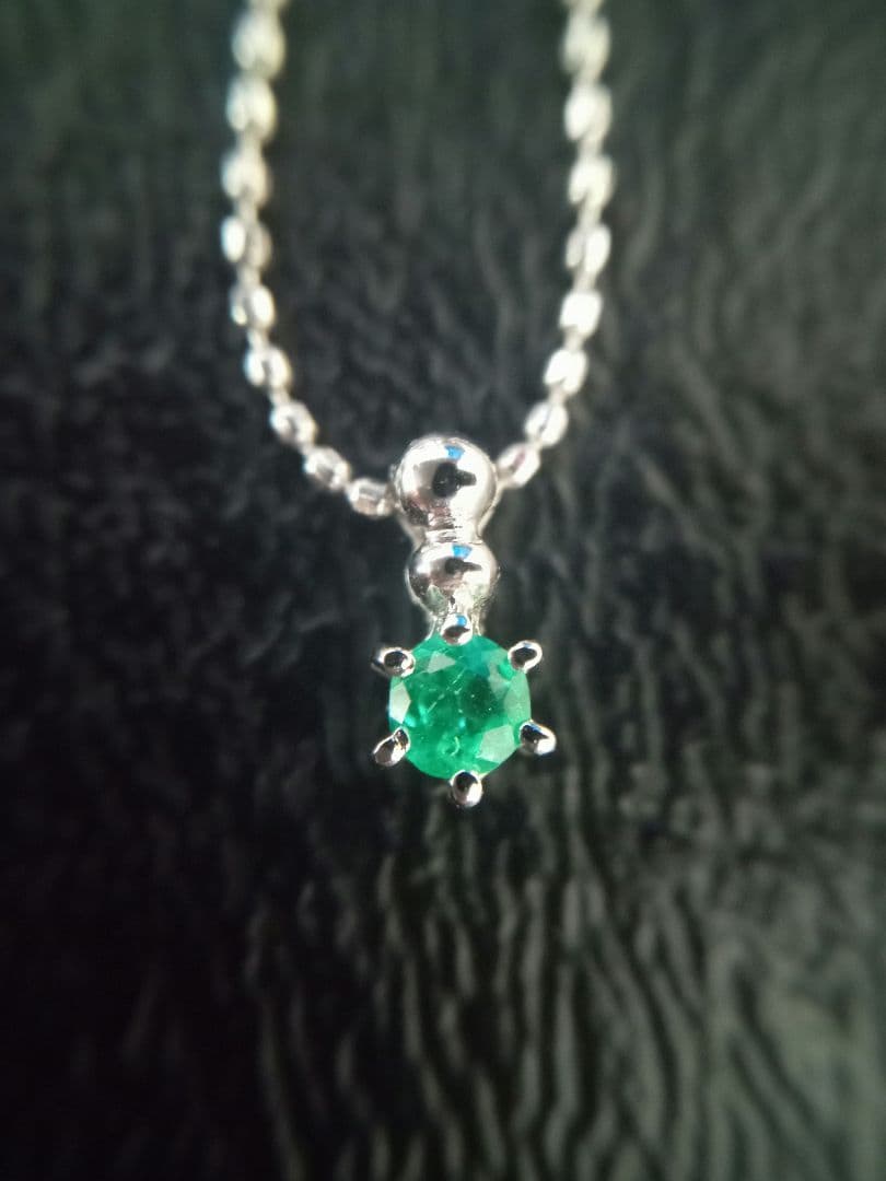 【K18WG】 エメラルドボールチェーンネックレス