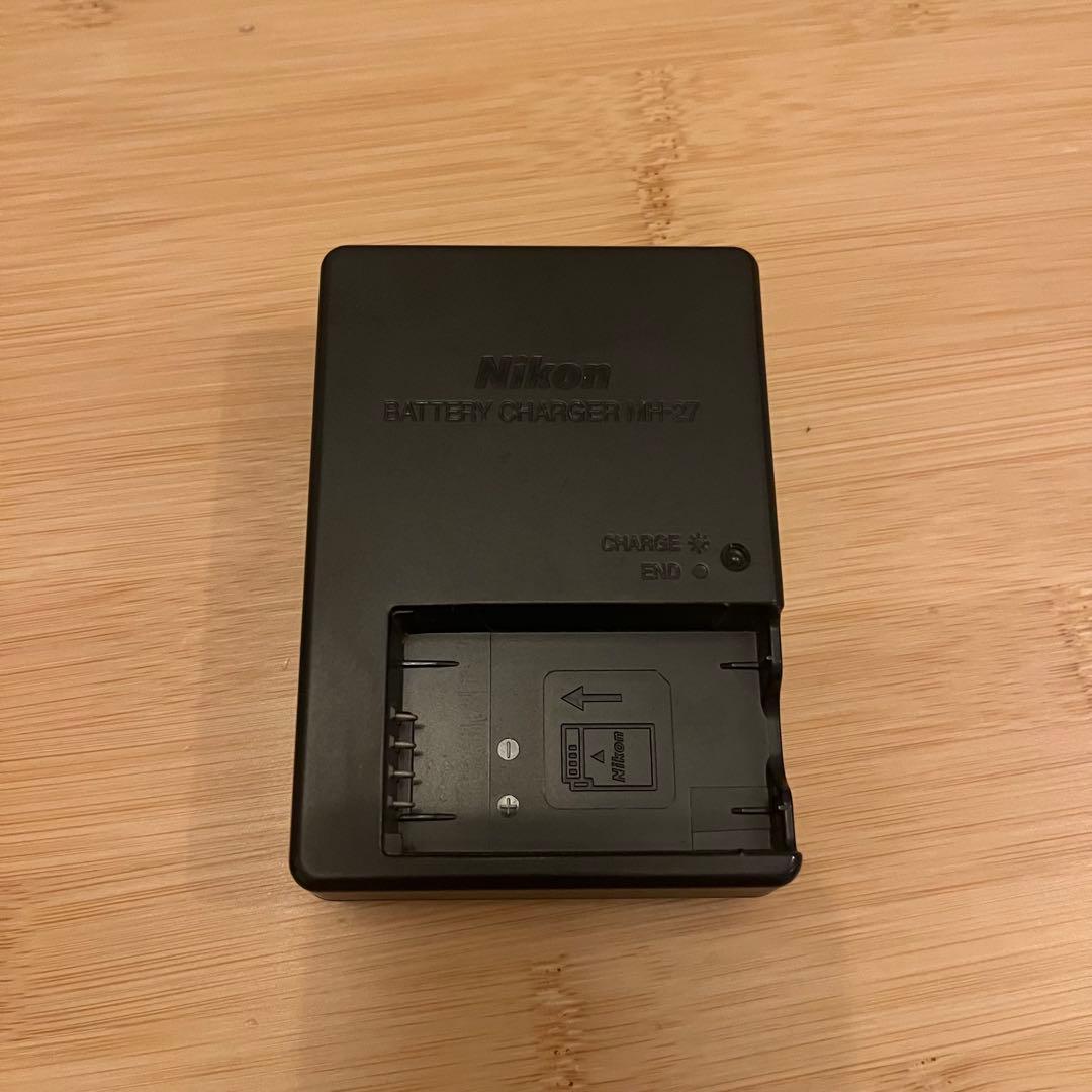 Nikon 1 J1 レッド コンパクトデジタルカメラ