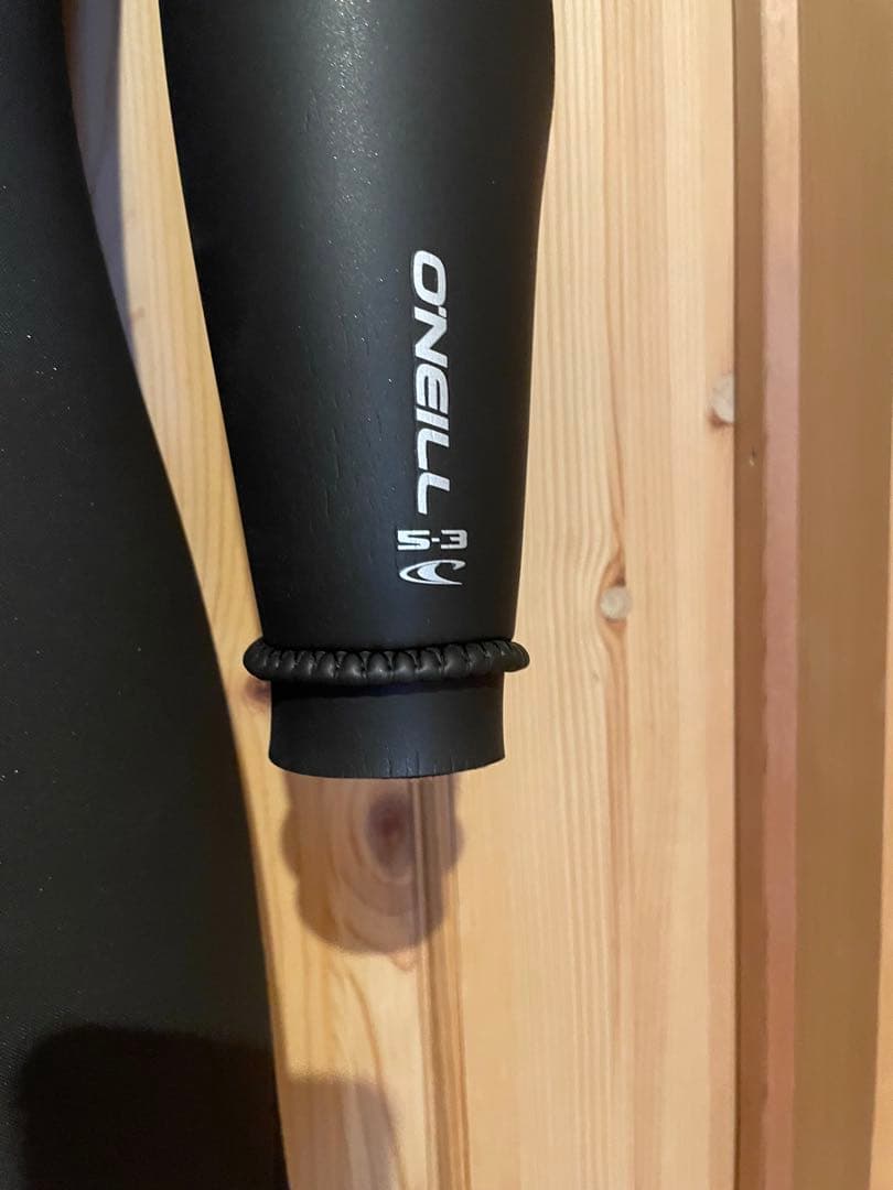 O'Neill セミドライショートチェストジップ新品(価格相談受けます)