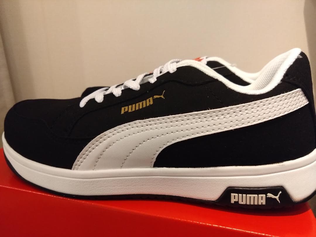 【あろは】新品未使用！PUMA(プーマ)BlankLowエアツイスト2.0