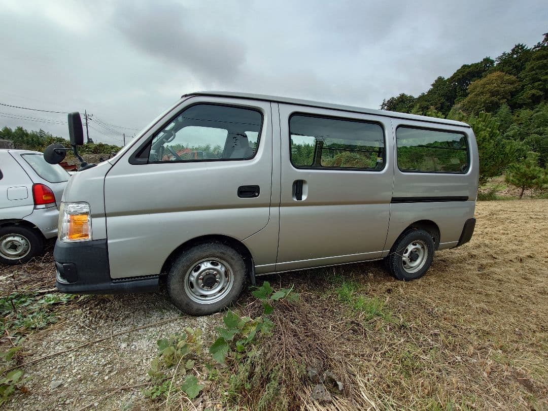 C*a様 キャラバン　スペアタイヤ有り　KA20ガソリン