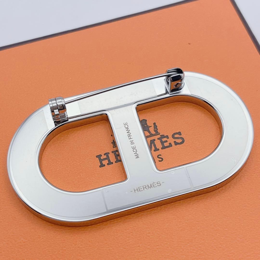 【未使用品】HERMES シェーヌダンクル　ブローチ　ブラウン　レザー　ピン
