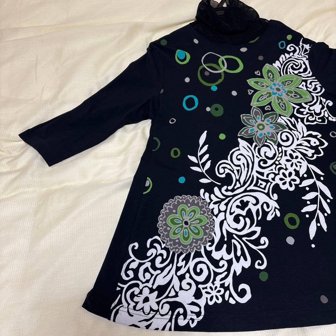 『美品』⭐️トクコプルミエヴォル⭐️黒地にシースルーハイネック素敵な花柄チュニック❣️