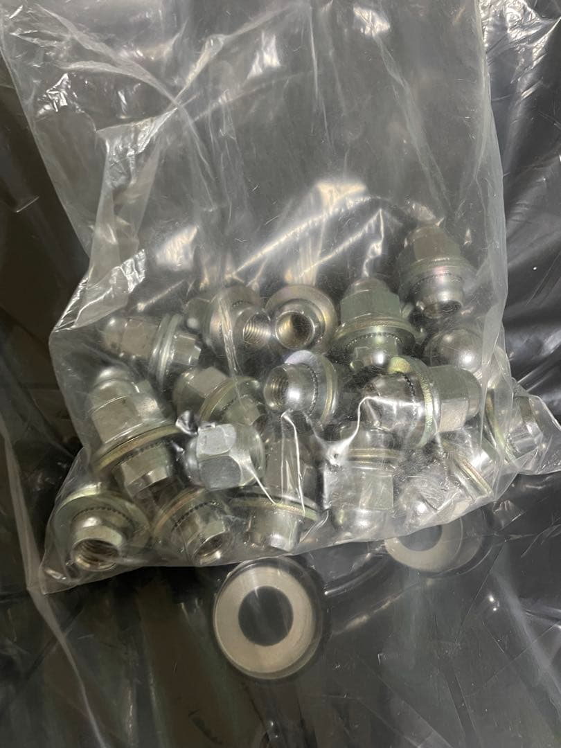 三菱デリカD5 シャモニー タイヤ ホイール【新車外し】1点ずつ出品　（4/4）