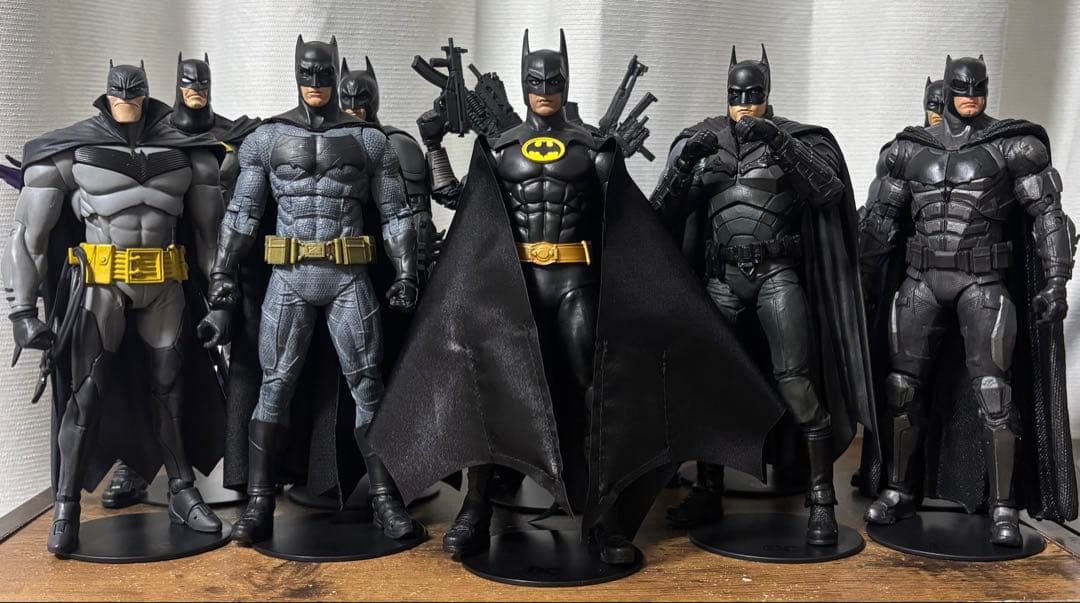 DCマルチバース バットマン　ダークナイト　BVS グリムナイト　キートン