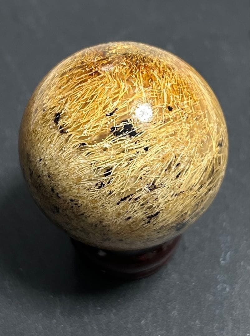 ゴールデンルチルクォーツクリスタル　丸玉186g