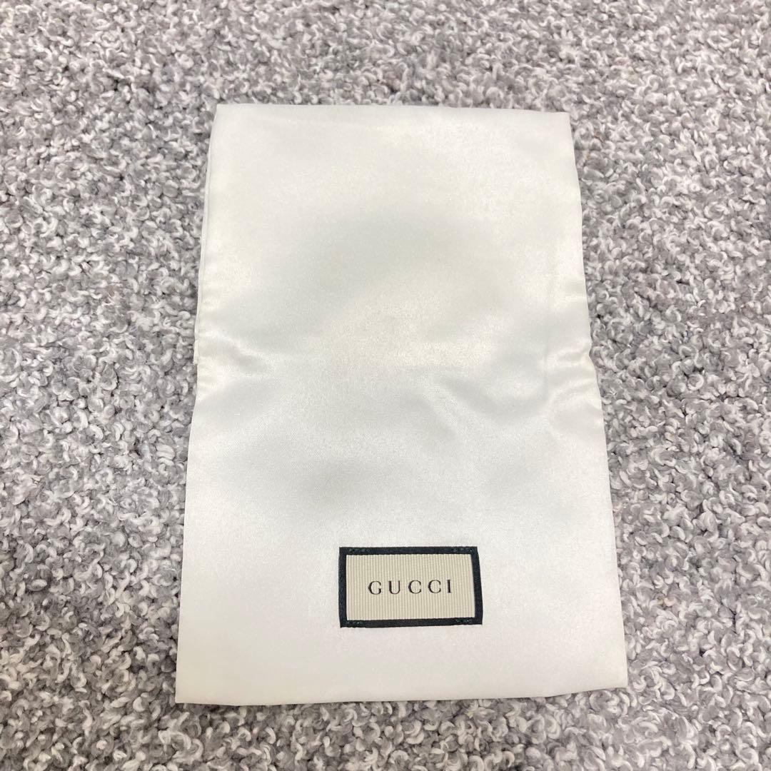 GC ロゴ ホワイトレザー 名刺入れ　箱付き GUCCI グッチ
