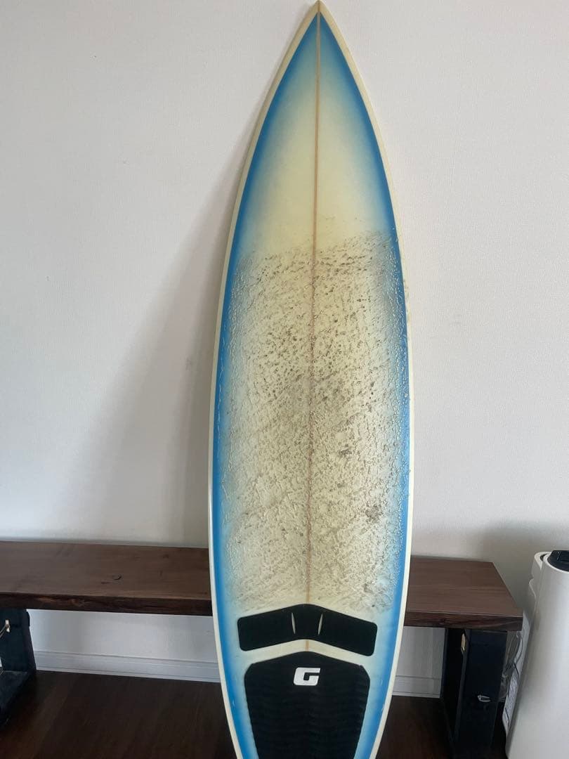 サーフボード 青と白のグラデーション フィン付き