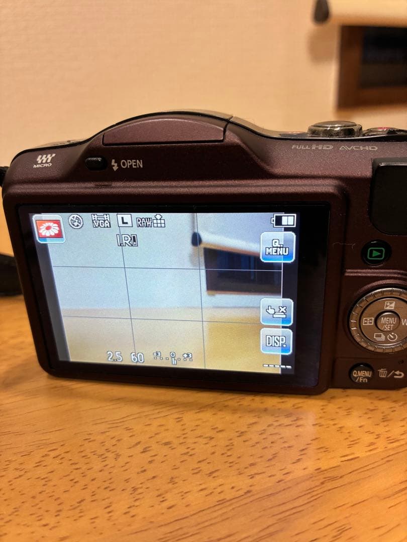 デジカメ　Panasonic LUMIX DMC-GF3 美品