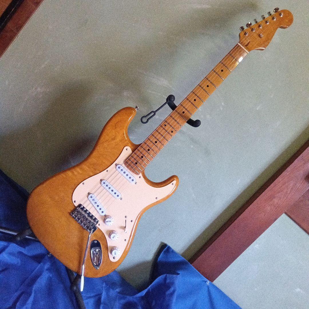 ストラトキャスター タイプ　エレキギター