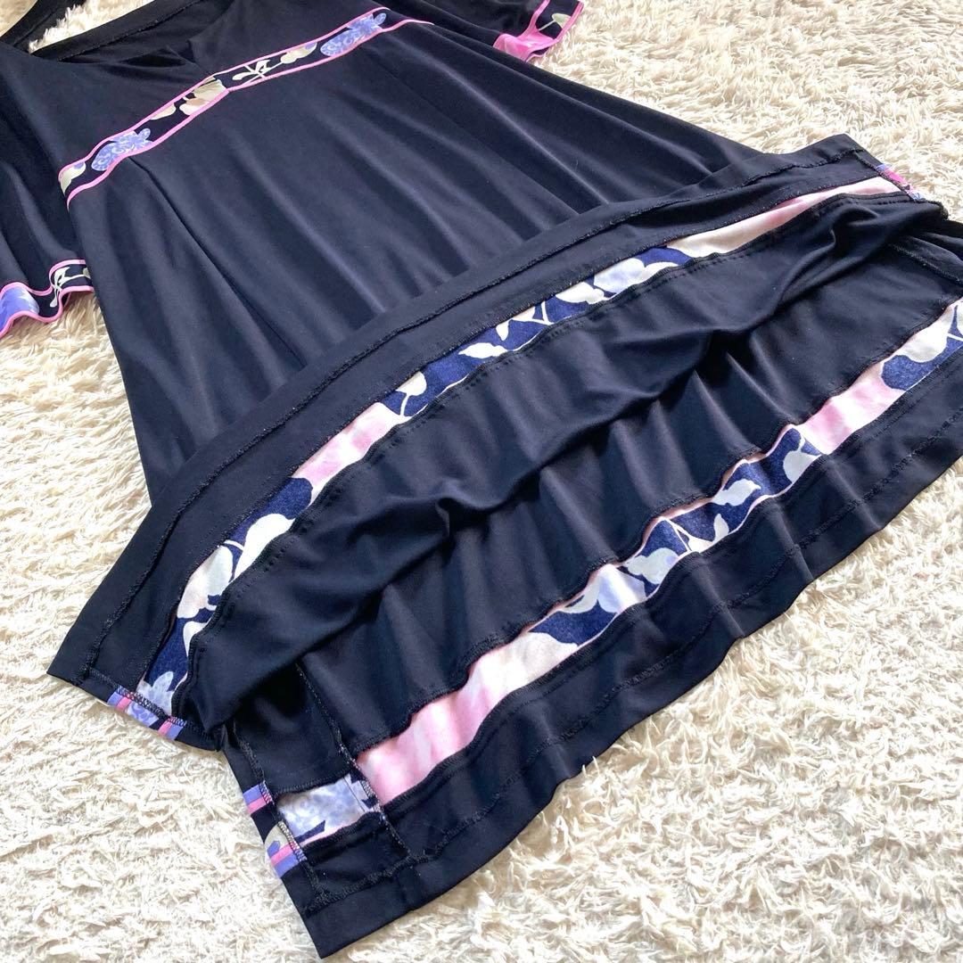 【大きいサイズ】レオナール 近年 カンカン チュニック 花柄 フラワートリム 黒