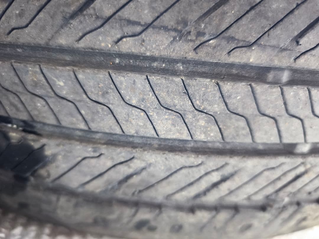 【送料込】タイヤホイールセット4本 225/55R18 98V デリカD5