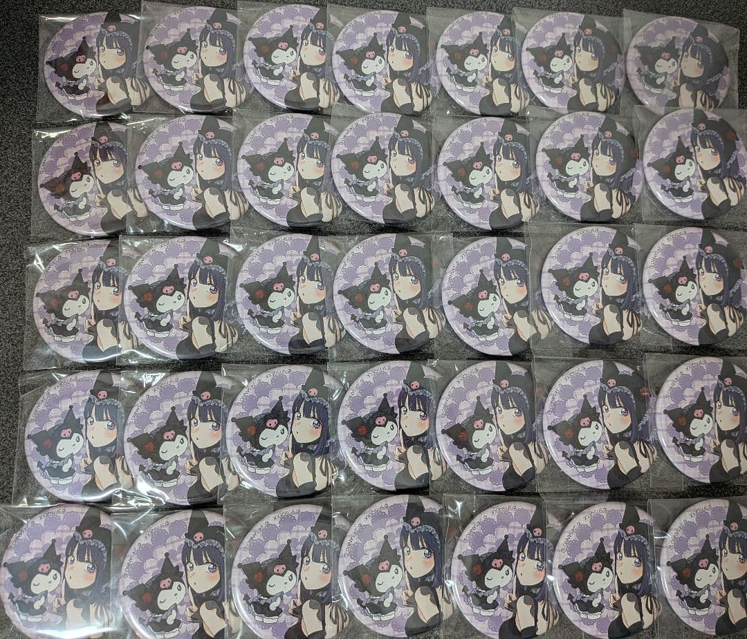 その着せ替え人形は恋をする　サンリオ　黒江雫缶バッジ