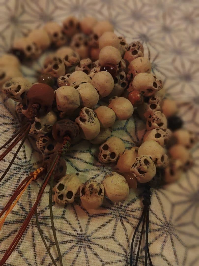 辰巳又助　陶器　髑髏数珠