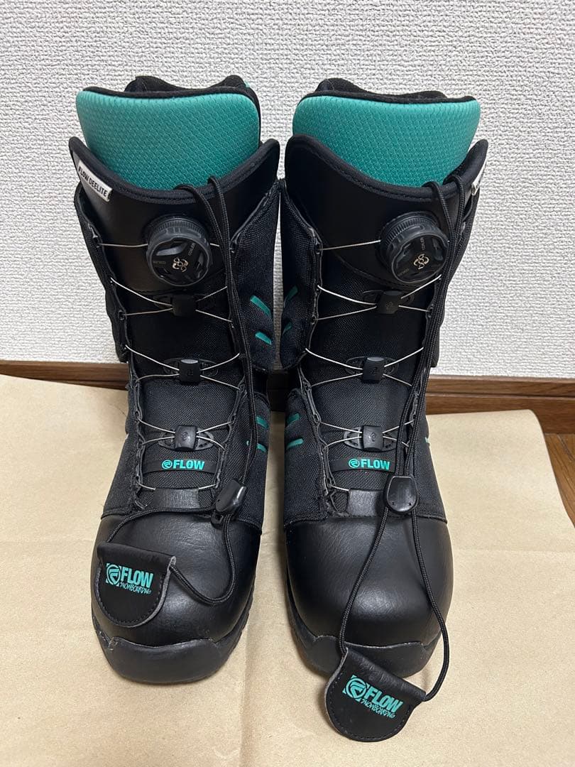 FLOW スノーボードブーツ 女性用 ブラック/ターコイズ