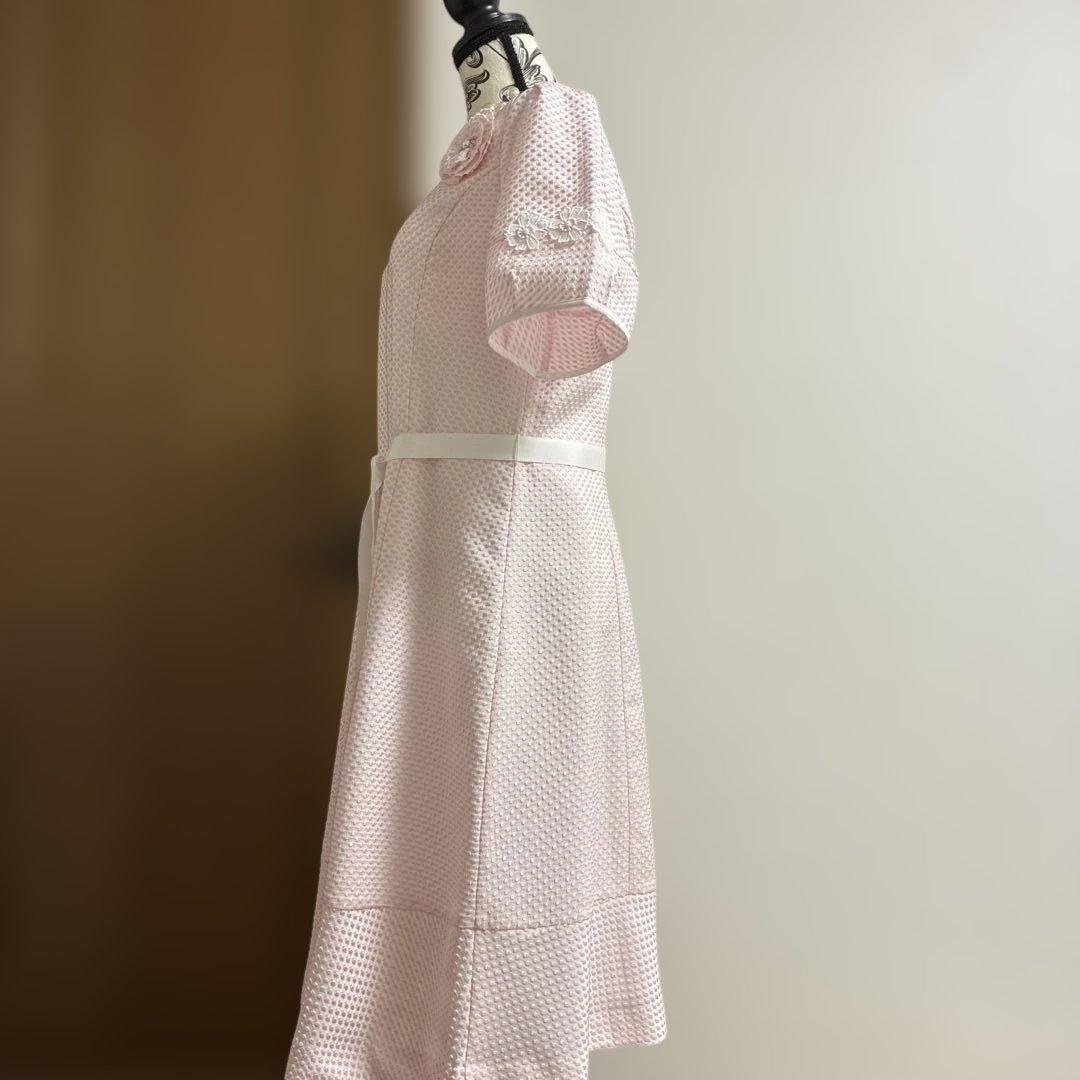 スーパービューティー☆44☆新品タグ付きお花レースとコサージュの可愛いワンピース