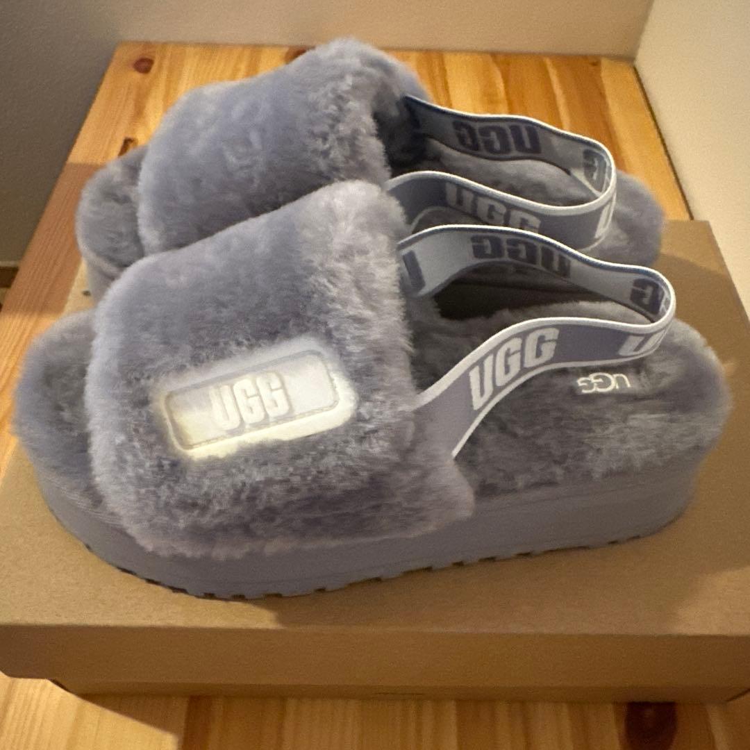 UGG グレー ファー スライドサンダル