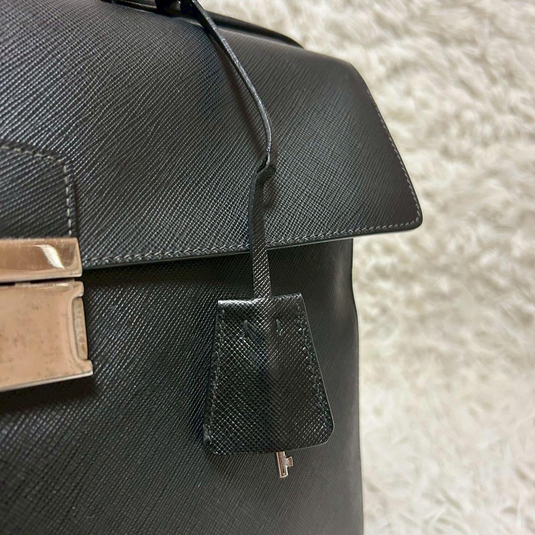 美品✨プラダ ブリーフケース サフィアーノ ビジネスバッグ ブラック