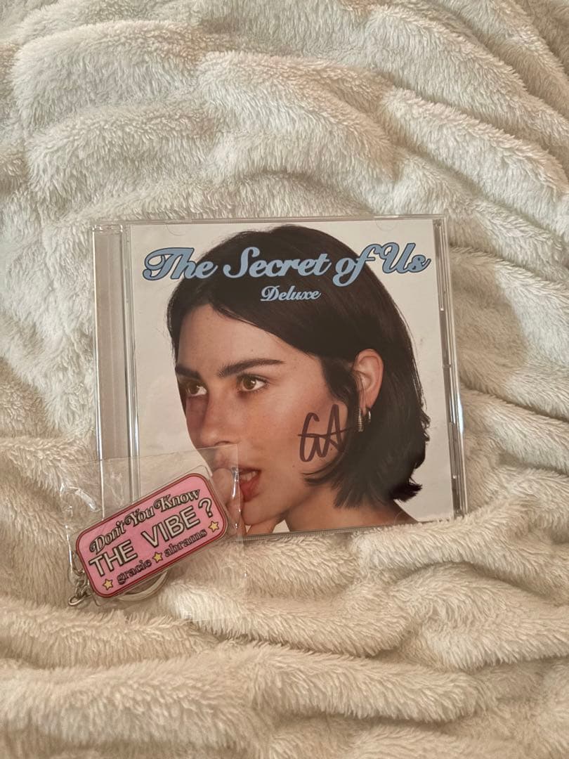 【直筆サイン付き】　グレイシーエイブラムス　Gracie CD ストラップ