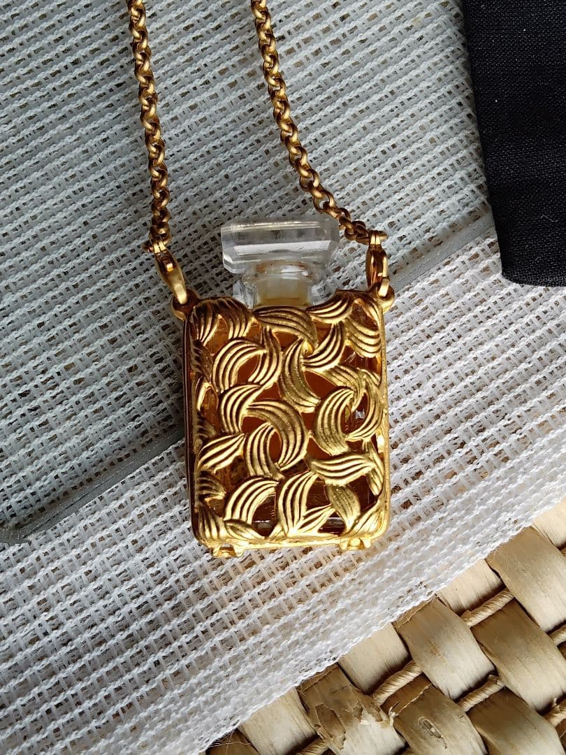 CHANEL N°5 香水ボトルネックレス