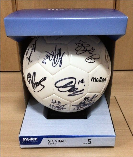 【祝い】丸山桂里奈さんのサインボール　サッカー
