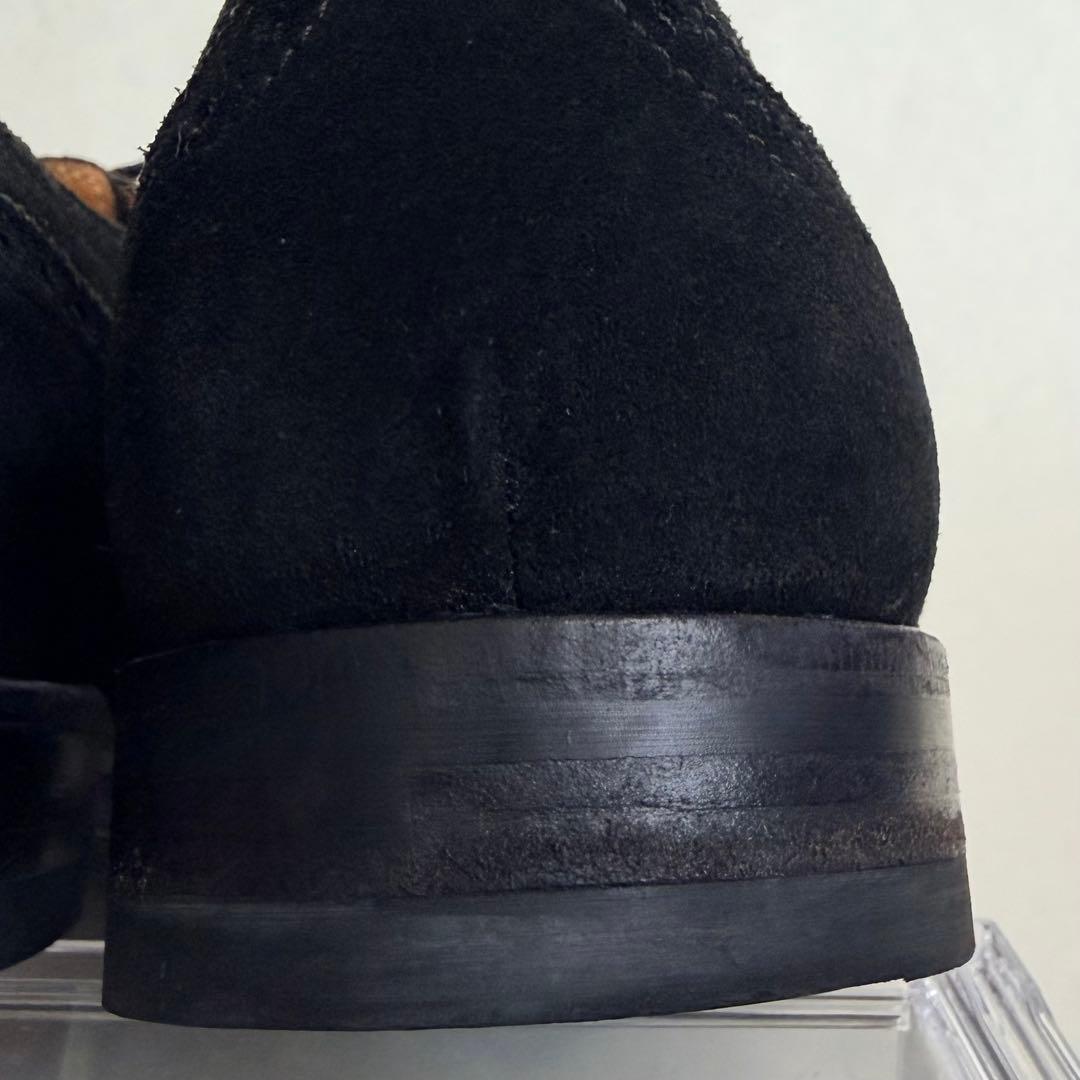 ジャランスリワヤ　スウェード　黒　内羽根　パンチドキャップトゥ　ストレートチップ