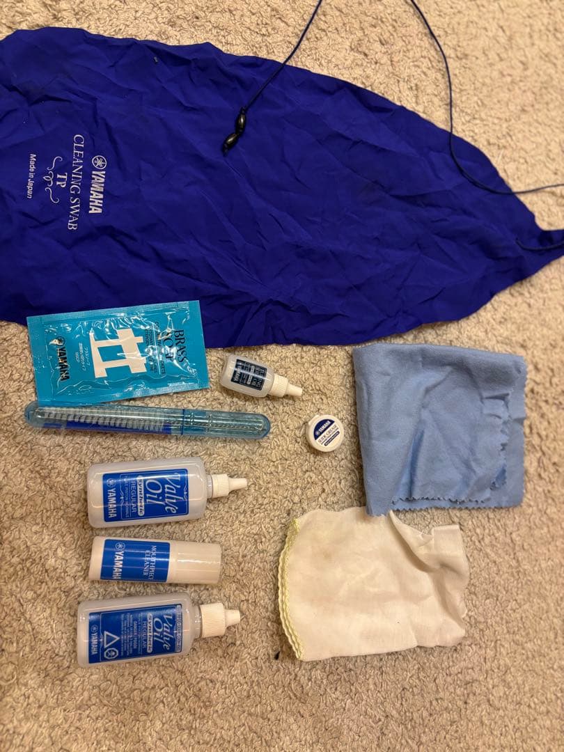 トランペットとケース、クリーニング用品付き　YAMAHA YTR-2330S