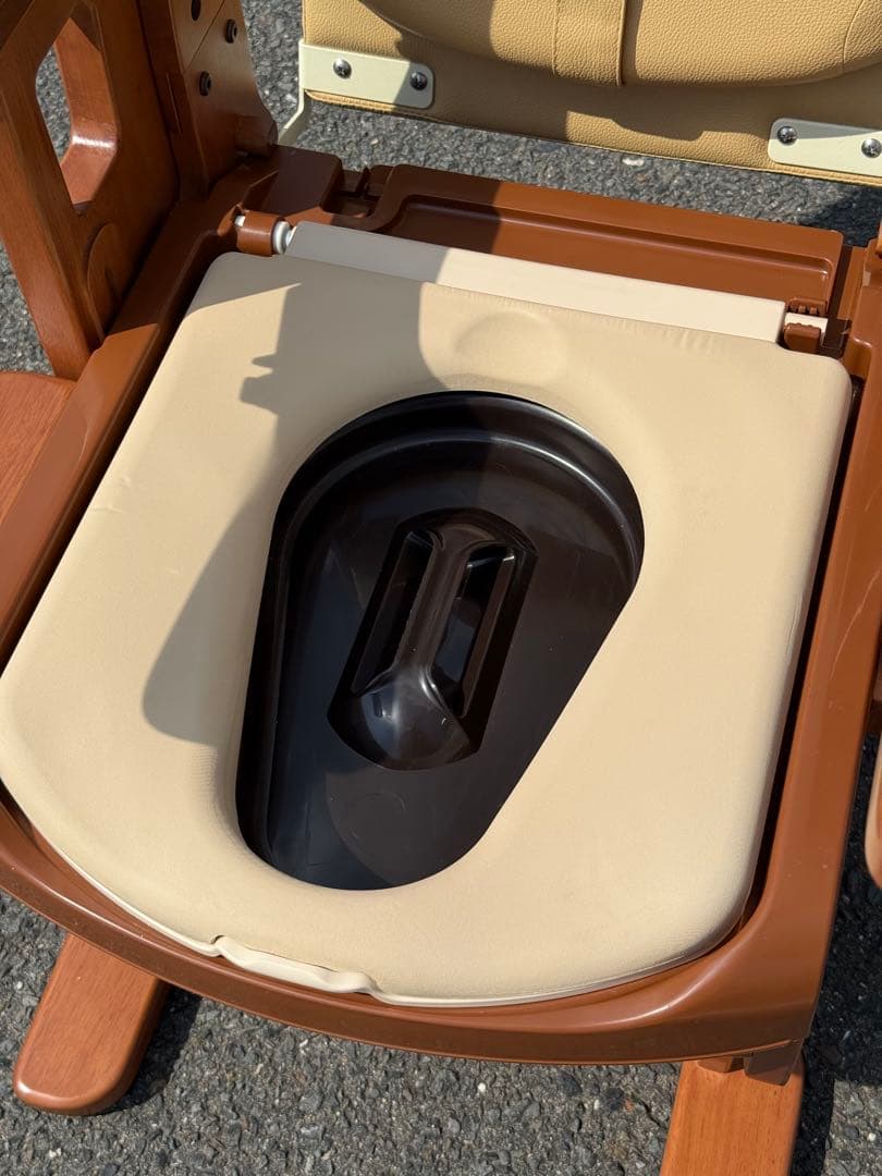 安寿 未使用 高級 天然木♪ はねあげ 家具調トイレ コンパクト ポータブル