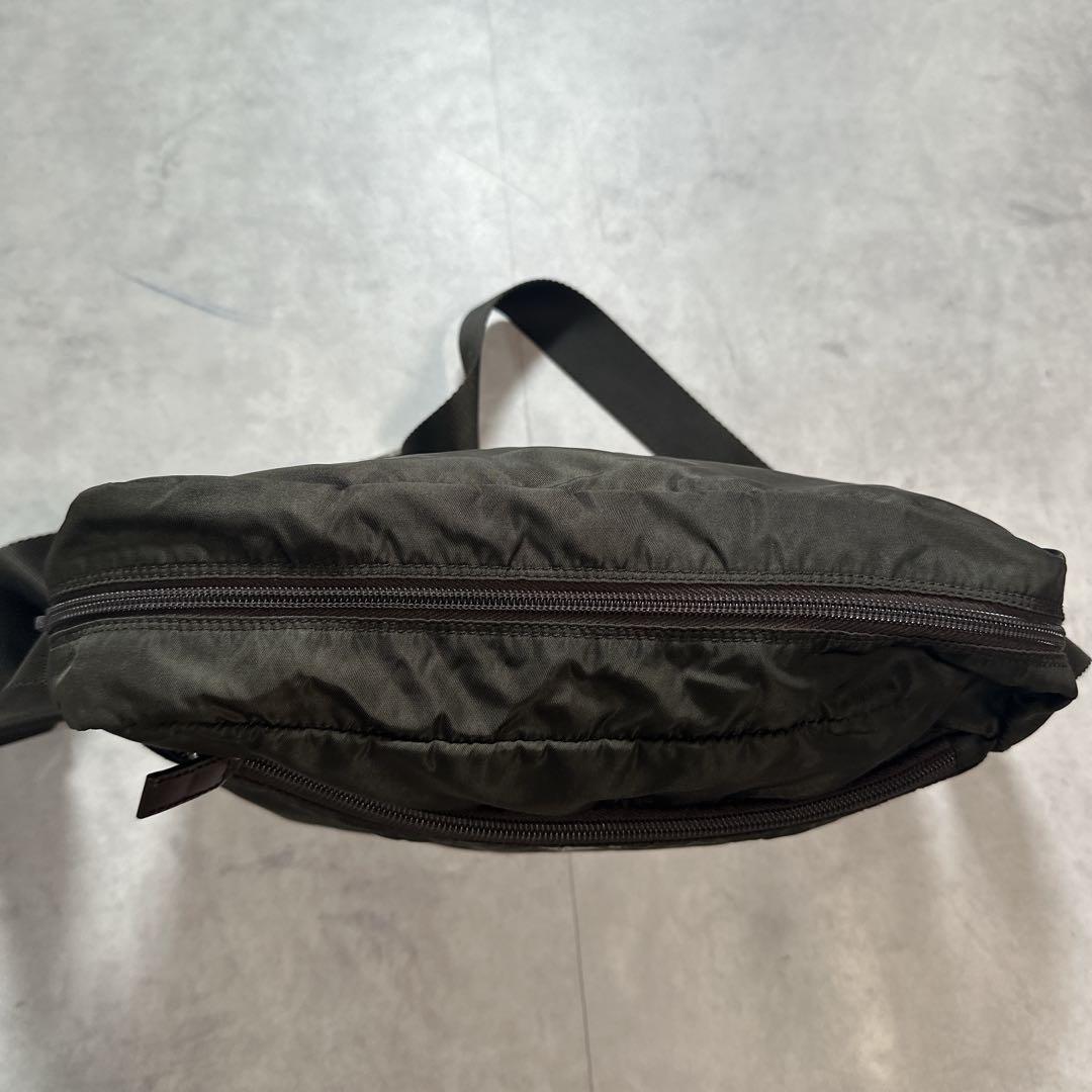 PRADA プラダ ナイロン ショルダーバッグ オリーブ トライアングル