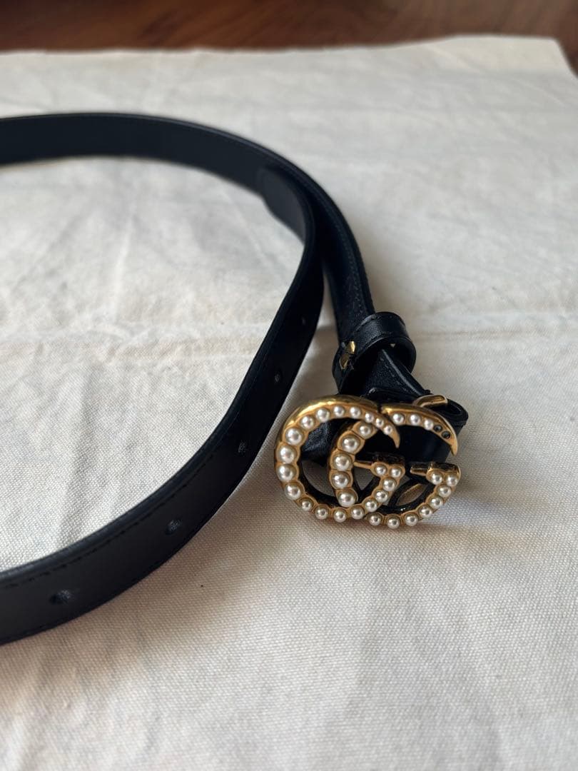GUCCI パール付きブラックベルト