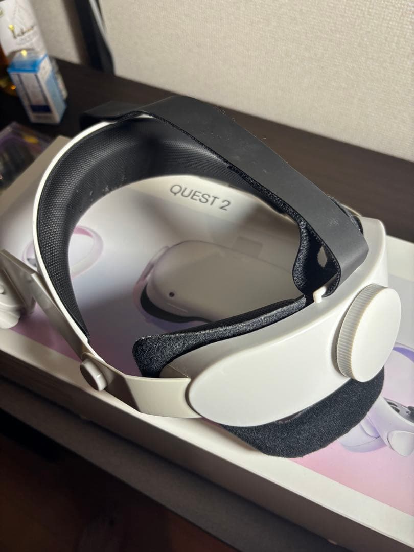  Quest 2VRヘッドセット　エリートストラップ付き　128GB