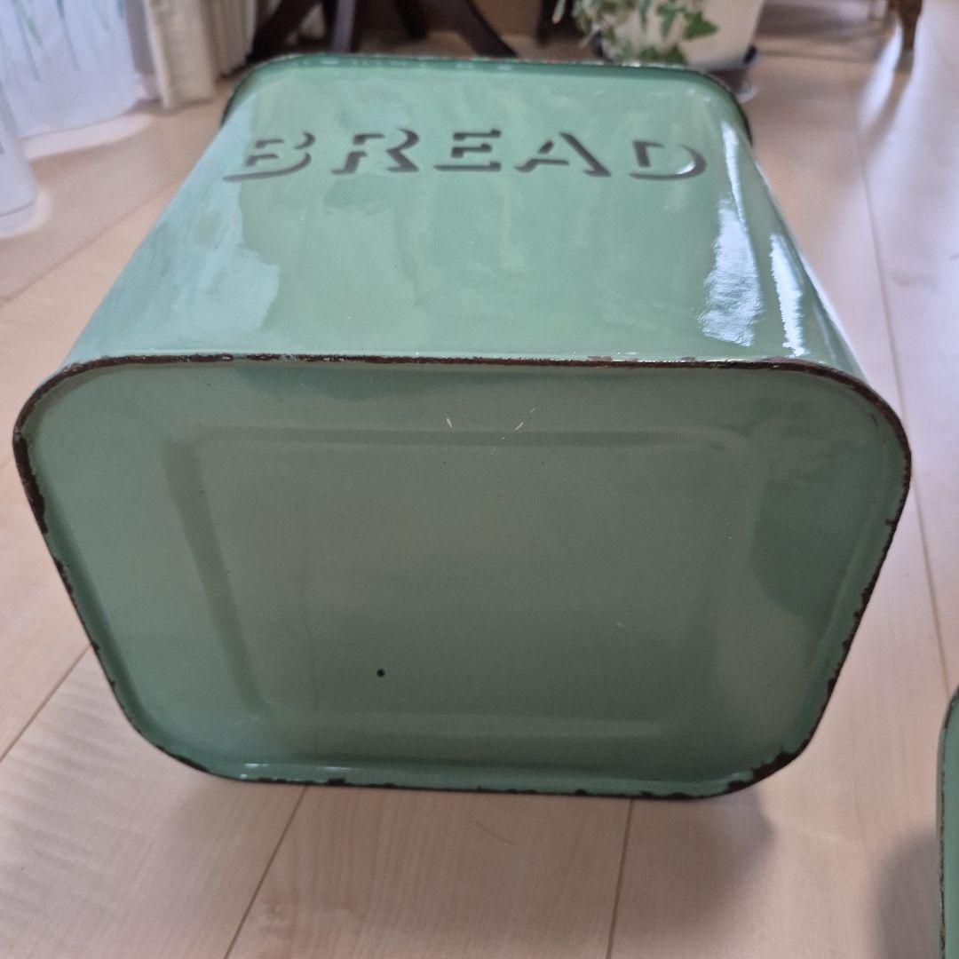 お値下げ　イギリスアンティーク　ホーロー　ブレッド缶　グリーン