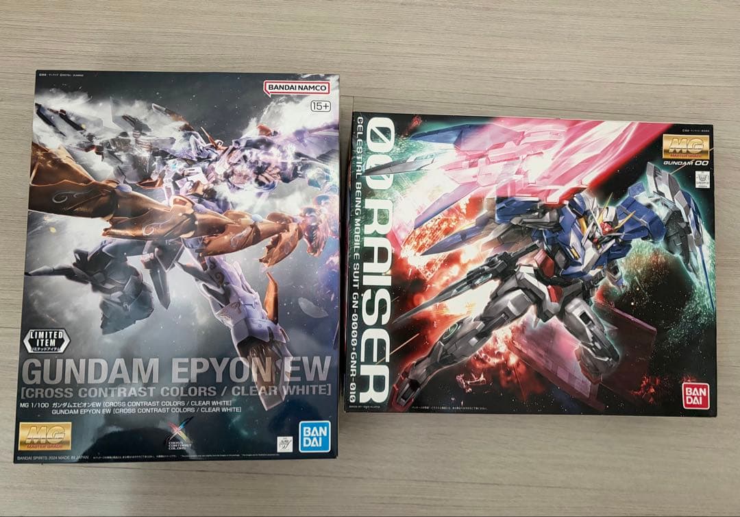 MGダブルオーライザー&ガンダムエピオンCROSS CONTRASTCOLORS