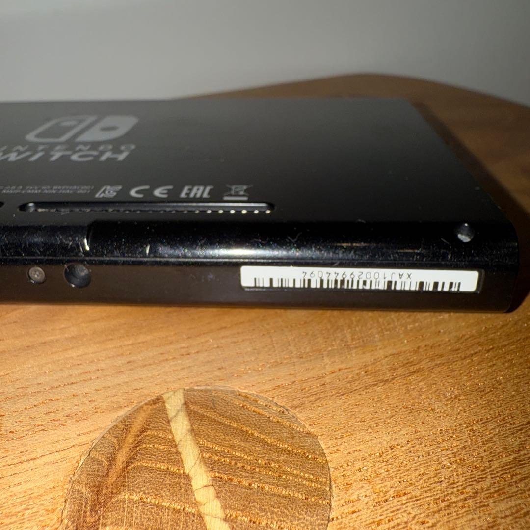 Nintendo switch 本体のみ　中古