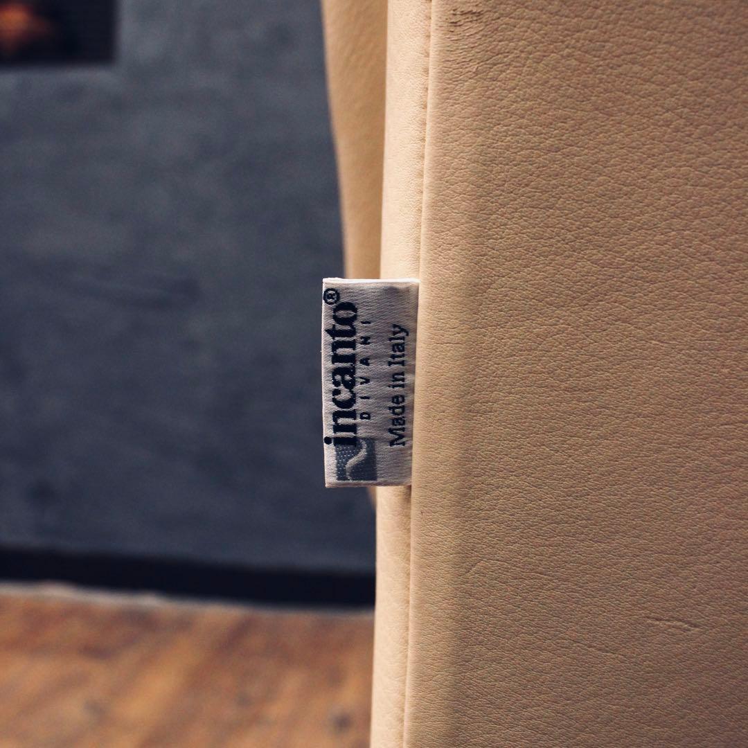 首都圏送無料〜　イタリア　インカント　総本革　約40万　クリーム系　極上　ソファ